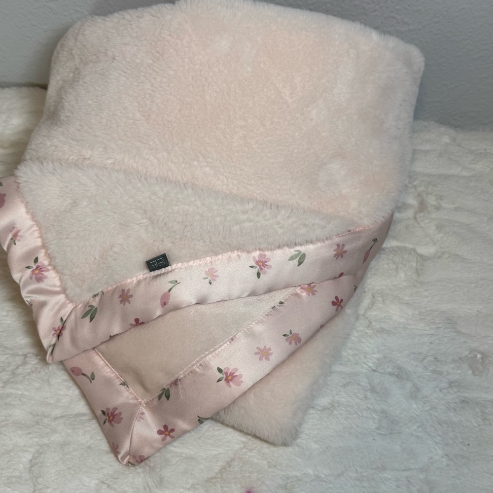 modern moments Gerber Minky blanket‎ pink Floral Satin Blanket